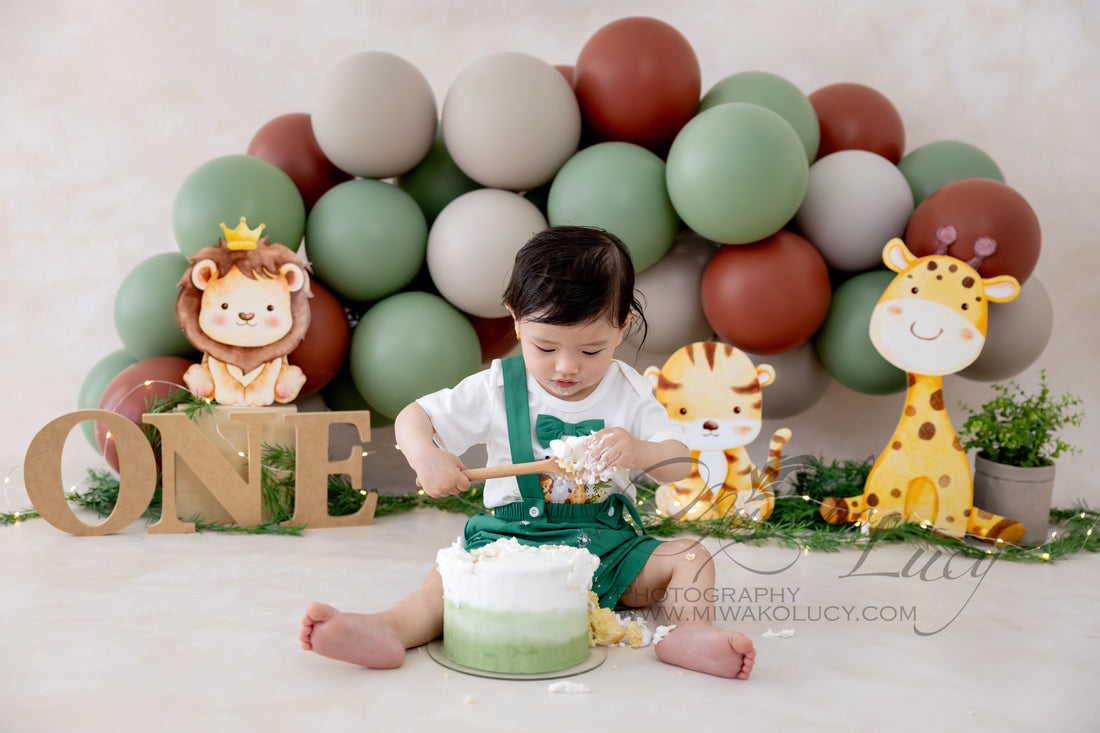 Avezano One-year-old Balloon Party Tiger Cub Backdrop for Photography By Miwako Lucy Photography